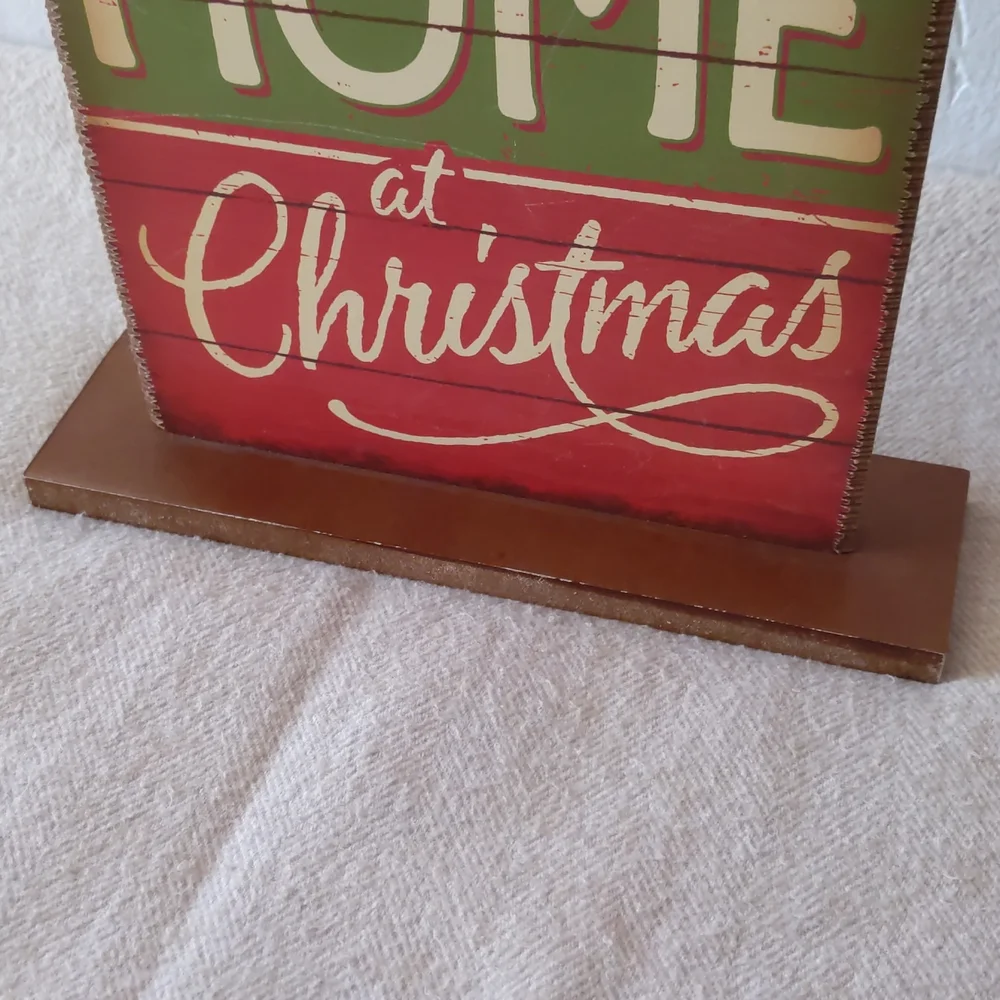 Hallmark Christmas Red Green Home Decoration - Picture 4 of 5